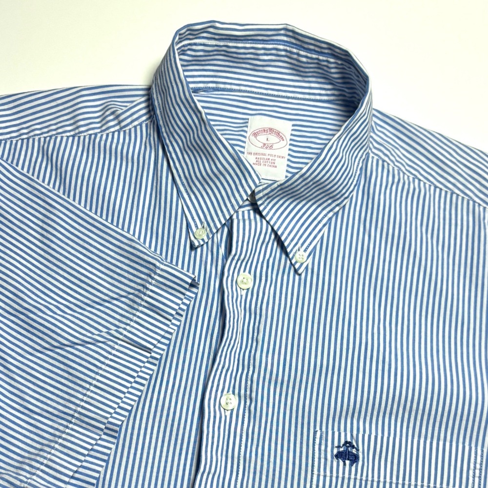 Brooks Brothers Blue White Striped Mens L Short Sleeve Button Down Logo Shirt